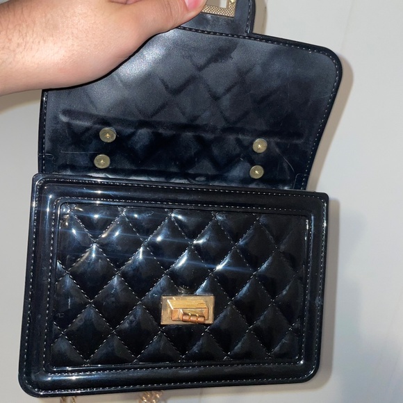 black cross body - Picture 5 of 7